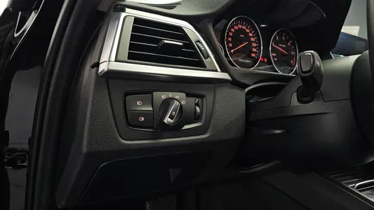 BMW 3 Series (F30) 320d xDrive 2015 19