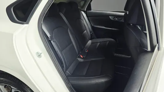 Kia K3 2 1.6 2021 11