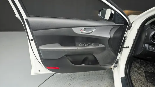 Kia K3 2 1.6 2021 24