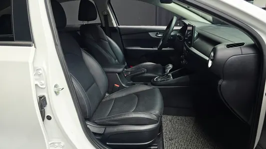 Kia K3 2 1.6 2021 26