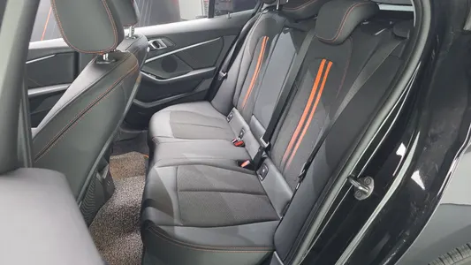 BMW 1 Series (F40) 118d 2020 26