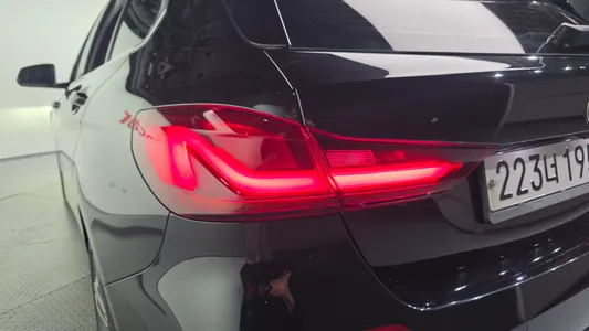 BMW 1 Series (F40) 118d 2020 23