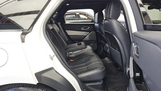 Land Rover 레인지로버 벨라 3.0 D300 R- SE 2019 12