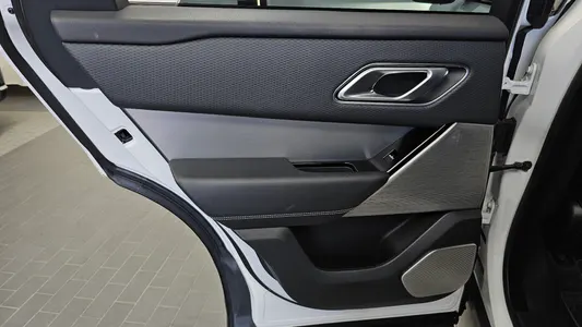 Land Rover 레인지로버 벨라 3.0 D300 R- SE 2019 25