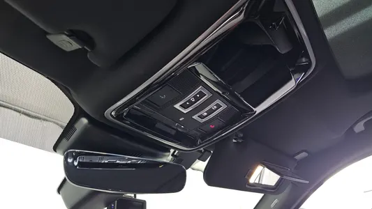 Land Rover 레인지로버 벨라 3.0 D300 R- SE 2019 28