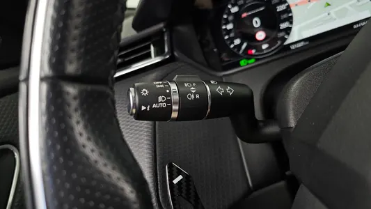 Land Rover 레인지로버 벨라 3.0 D300 R- SE 2019 29