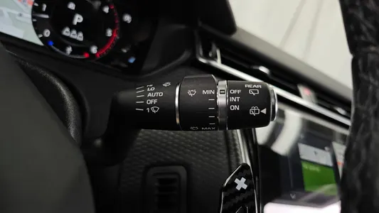 Land Rover 레인지로버 벨라 3.0 D300 R- SE 2019 30
