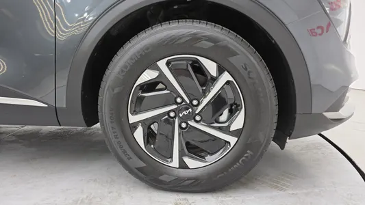 Kia 5 2WD 2024 21