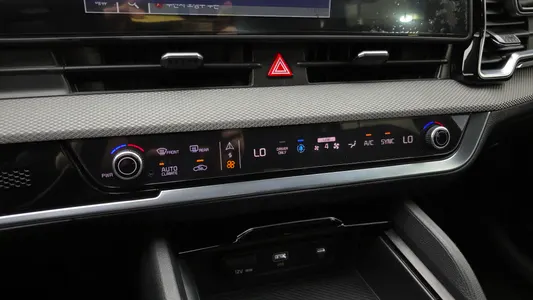 Kia 5 2WD 2024 33