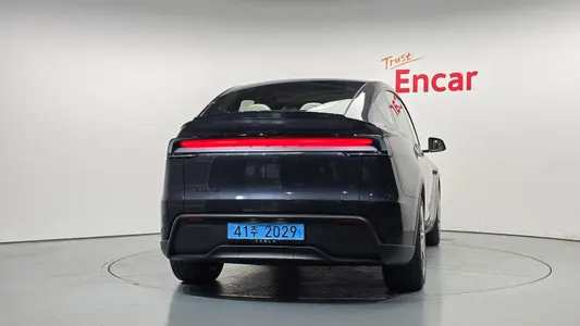 Tesla Y L AWD 2026 4