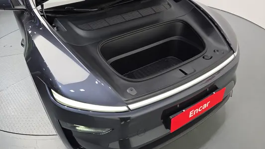 Tesla Y L AWD 2026 6