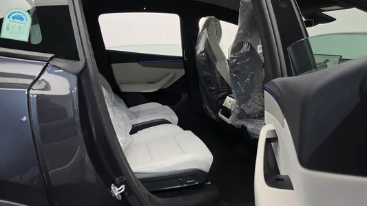 Tesla Y L AWD 2026 12