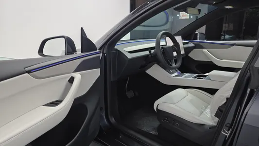 Tesla Y L AWD 2026 10