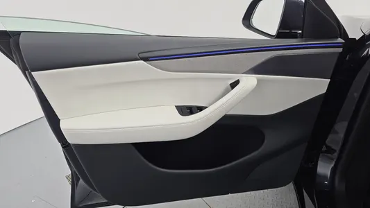 Tesla Y L AWD 2026 24