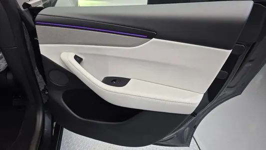 Tesla Y L AWD 2026 25