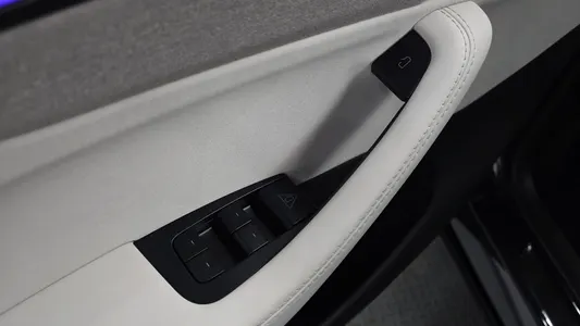 Tesla Y L AWD 2026 27