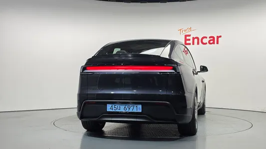 Tesla Y L AWD 2026 4