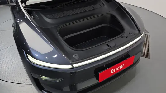 Tesla Y L AWD 2026 6
