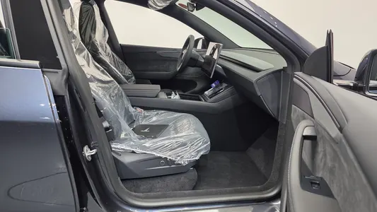 Tesla Y L AWD 2026 11