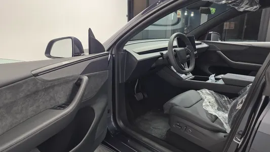 Tesla Y L AWD 2026 10