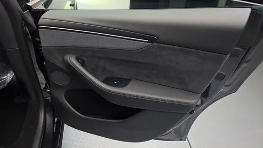 Tesla Y L AWD 2026 25