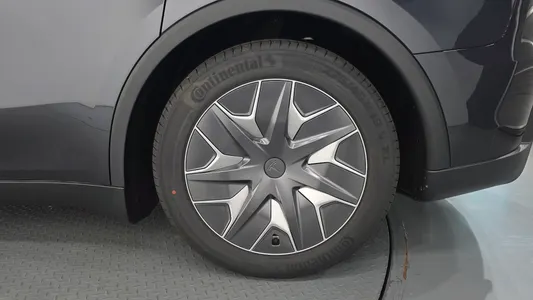 Tesla Y L AWD 2026 21