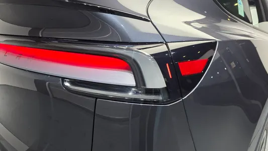 Tesla Y L AWD 2026 23