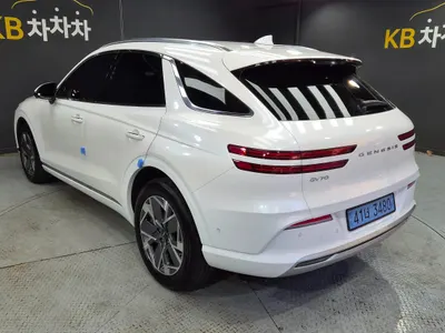 Genesis GV70 e-AWD 2022 4