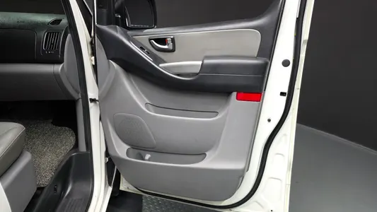 Hyundai Grand Starex 5 2013 24