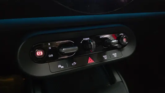 MINI 3 E 2025 9