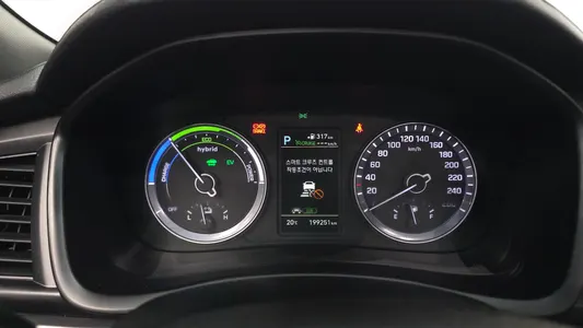 Hyundai 쏘나타 라이즈 하이브리드 2017 8