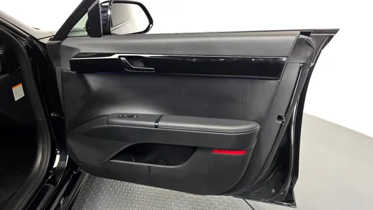 Hyundai (GN7) 2025 23