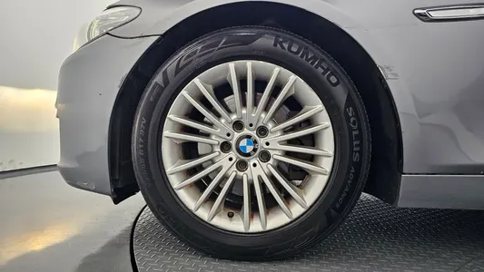 BMW 5 Series (F10) 520d 2013 5