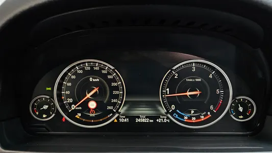 BMW 5 Series (F10) 520d 2013 8