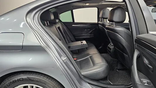 BMW 5 Series (F10) 520d 2013 12