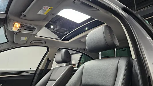BMW 5 Series (F10) 520d 2013 18