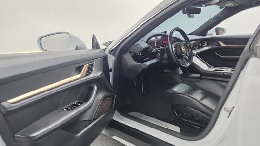 Porsche 타이칸 2021 9