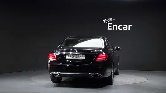 Mercedes-Benz E-Class W213 E300 2018 4