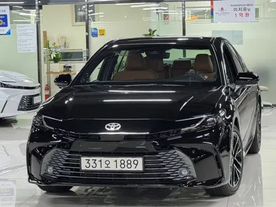 Toyota (XV80) 2.5 XLE 2026