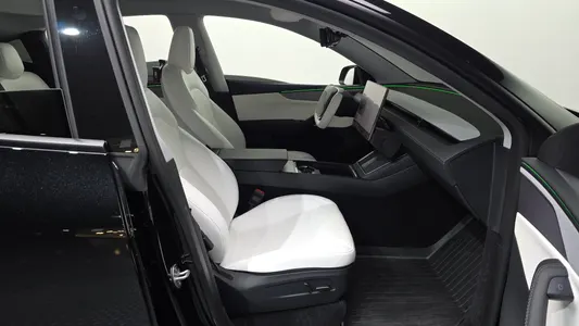 Tesla Y AWD 2025 26