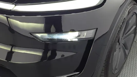 Tesla Y AWD 2025 22