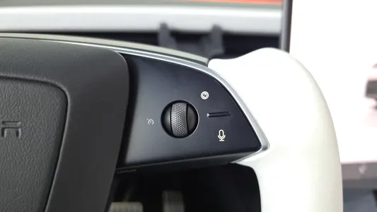 Tesla Y AWD 2025 30