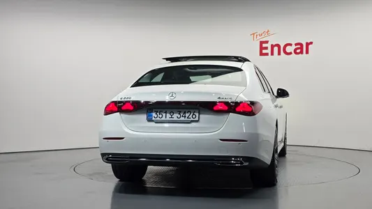 Mercedes-Benz E-Class W214 E220d 4MATIC 2026 4
