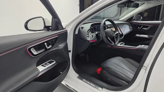 Mercedes-Benz E-Class W214 E220d 4MATIC 2026 10