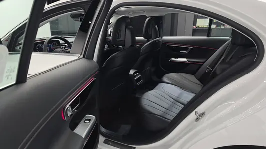 Mercedes-Benz E-Class W214 E220d 4MATIC 2026 26
