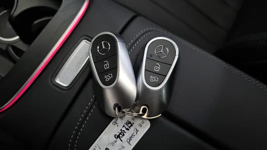 Mercedes-Benz E-Class W214 E220d 4MATIC 2026 30