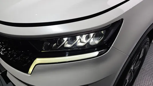 Kia 4 HEV 1.6 2WD 2022 22