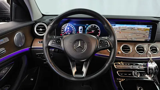 Mercedes-Benz E-Class W213 E300 2018 13