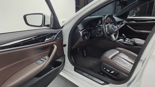 BMW 5 Series (G30) 523d xDrive M 2021 10