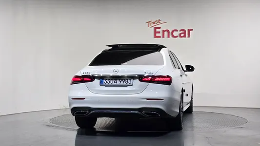Mercedes-Benz E-Class W213 E350 4MATIC AMG Line 2022 4